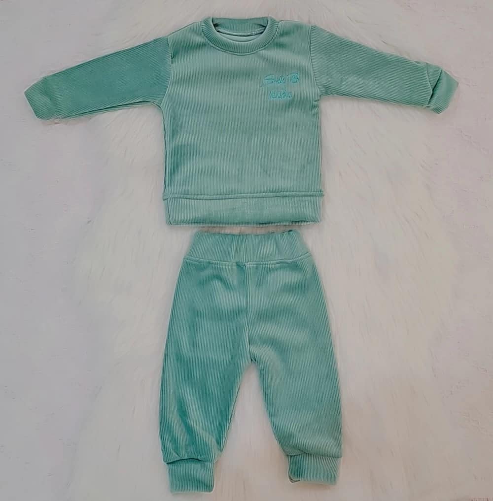 بجامه شتويه للجنسين بلون موحد بجامه شتويه للجنسين بلون موحد