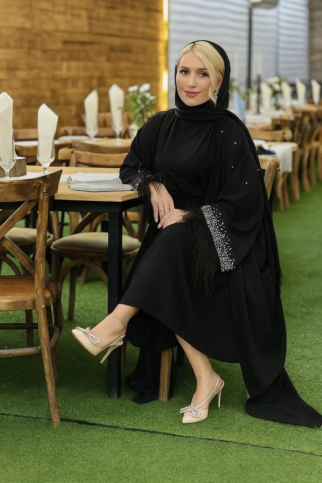 2025-09-14-68c6eb215e6ef عباية كريب رويال بكريستالات فاخرة - الصورة 3