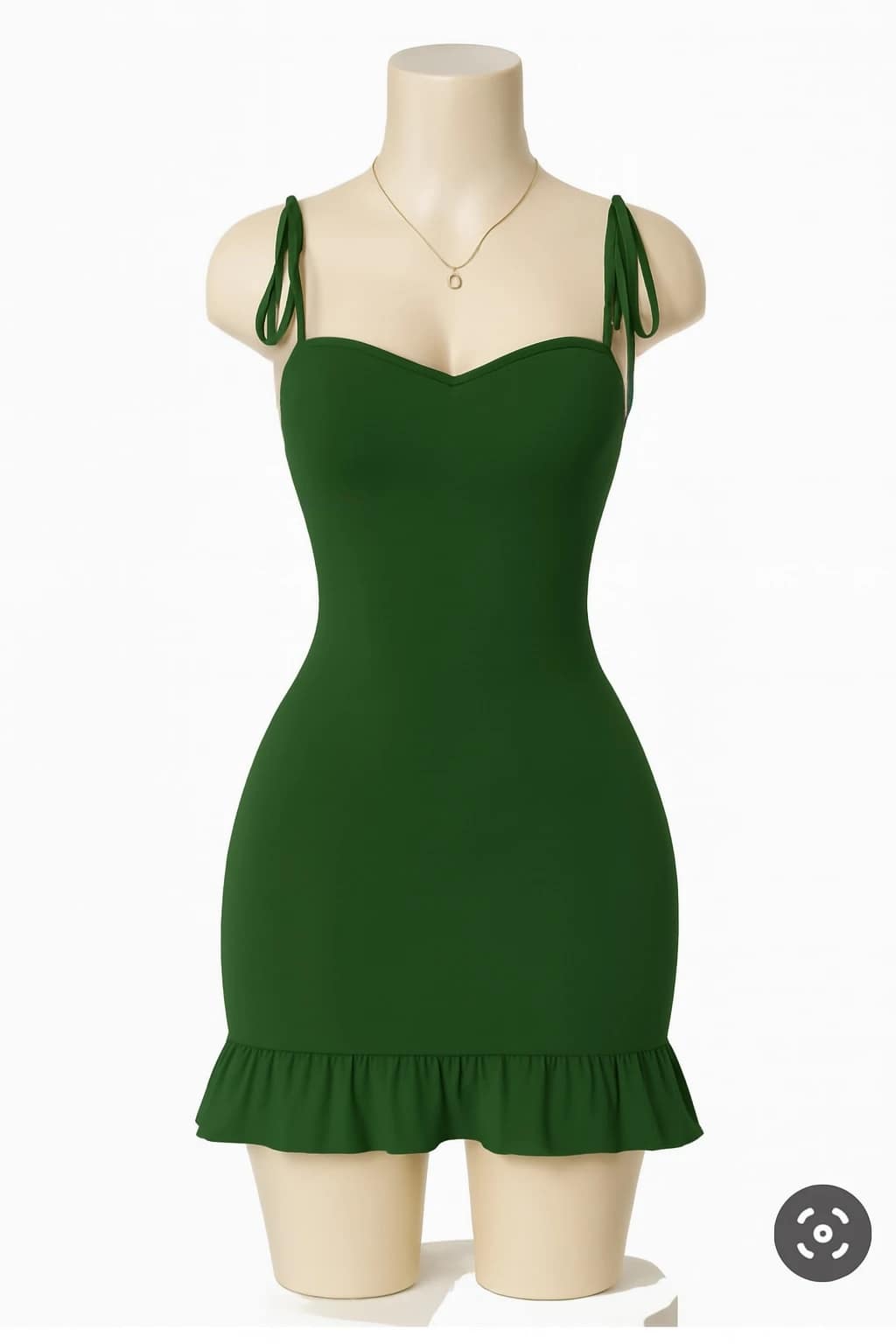 2025-10-03-68dfd37401944 لانجري قصير بلون أخضر زمردي