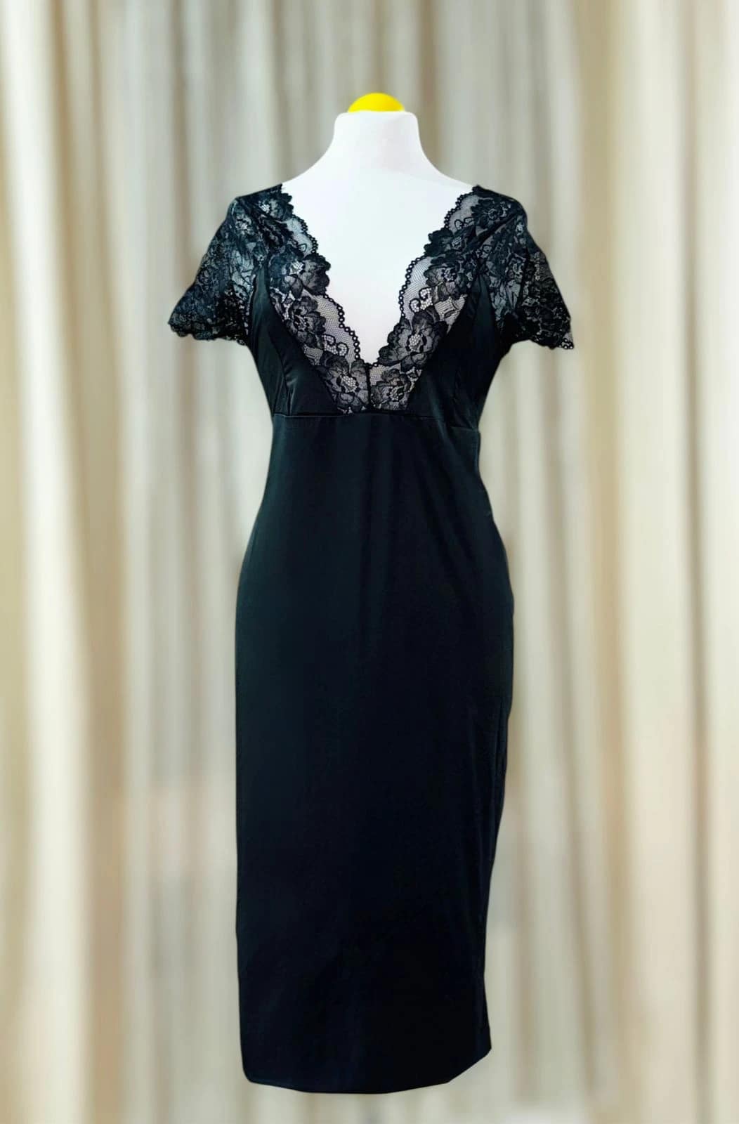 2025-10-24-68fbe659e3315 لانجري دانتيل أسود