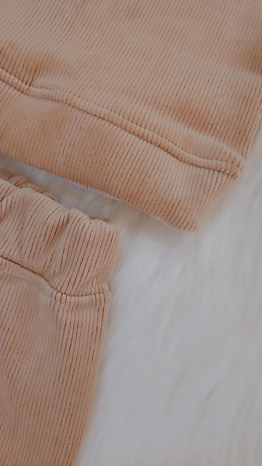 بجامه شتويه للجنسين بلون موحد بجامه شتويه للجنسين بلون موحد