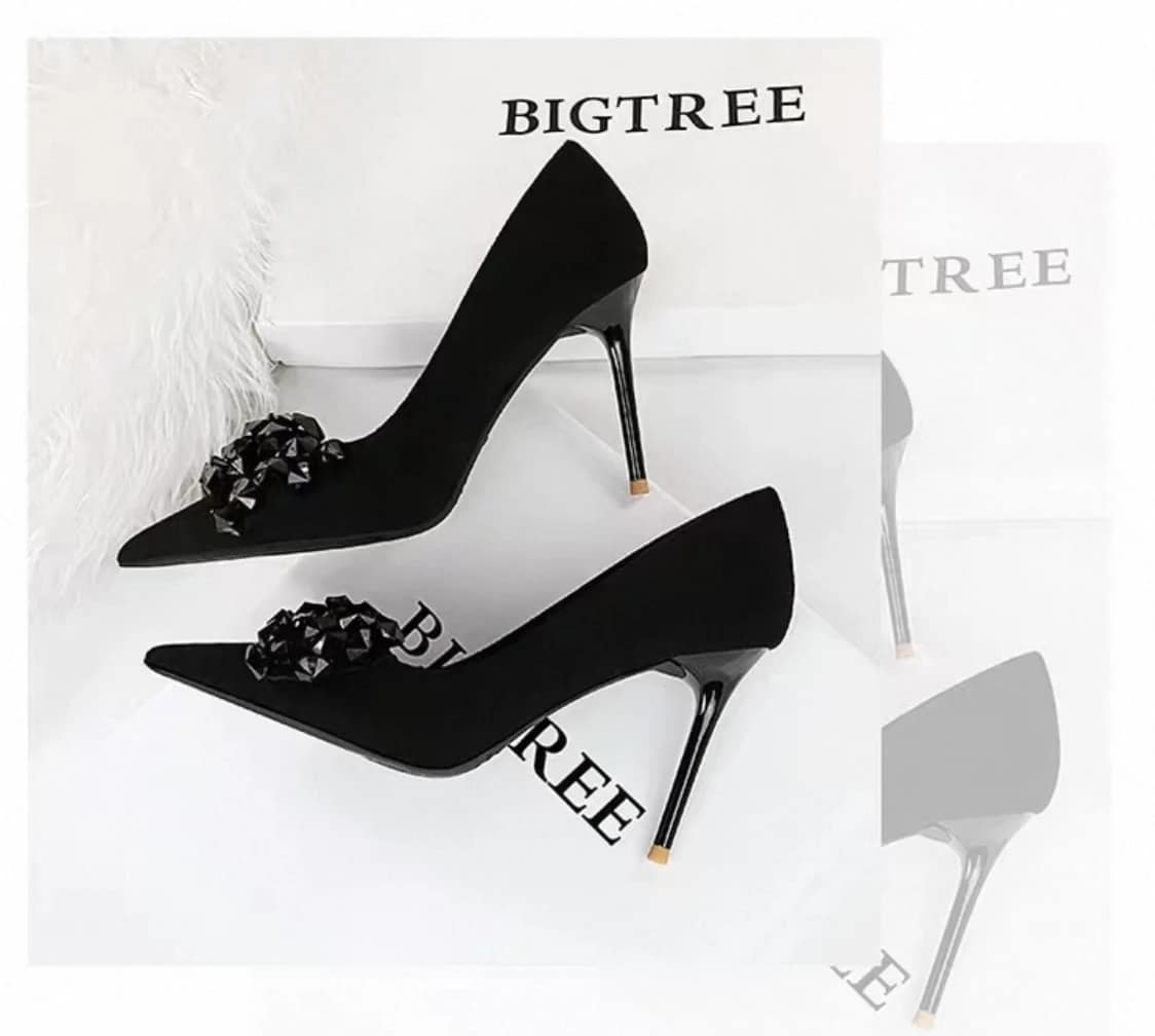 2025-10-22-68f7fd9f4adac كعب نسائي فاخر بزينة حجرية - الصورة 4