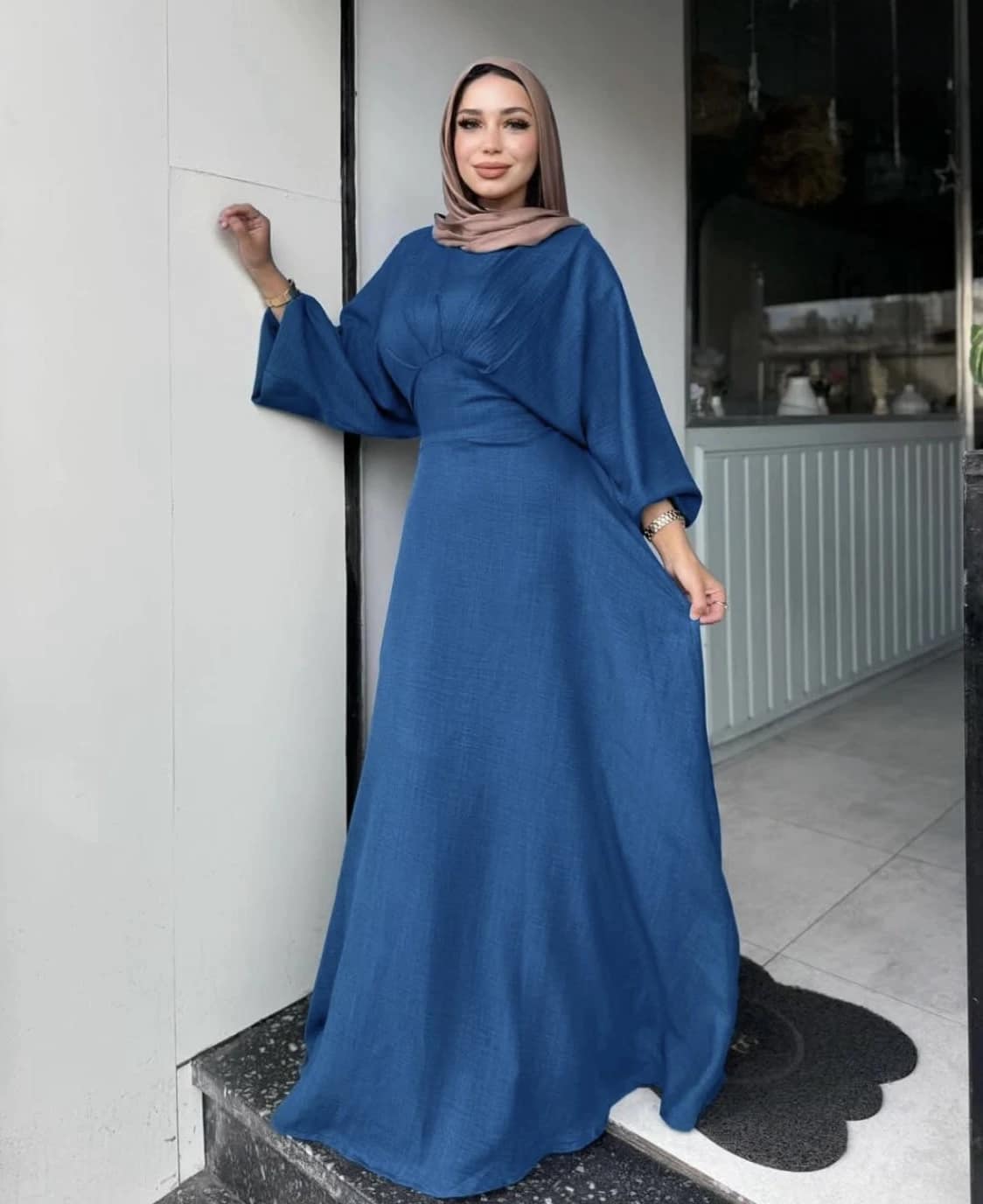 2025-09-08-68bf278eea95c فستان أنيق بقصة مريحة يناسب حتى وزن 85 كيلو - الصورة 12