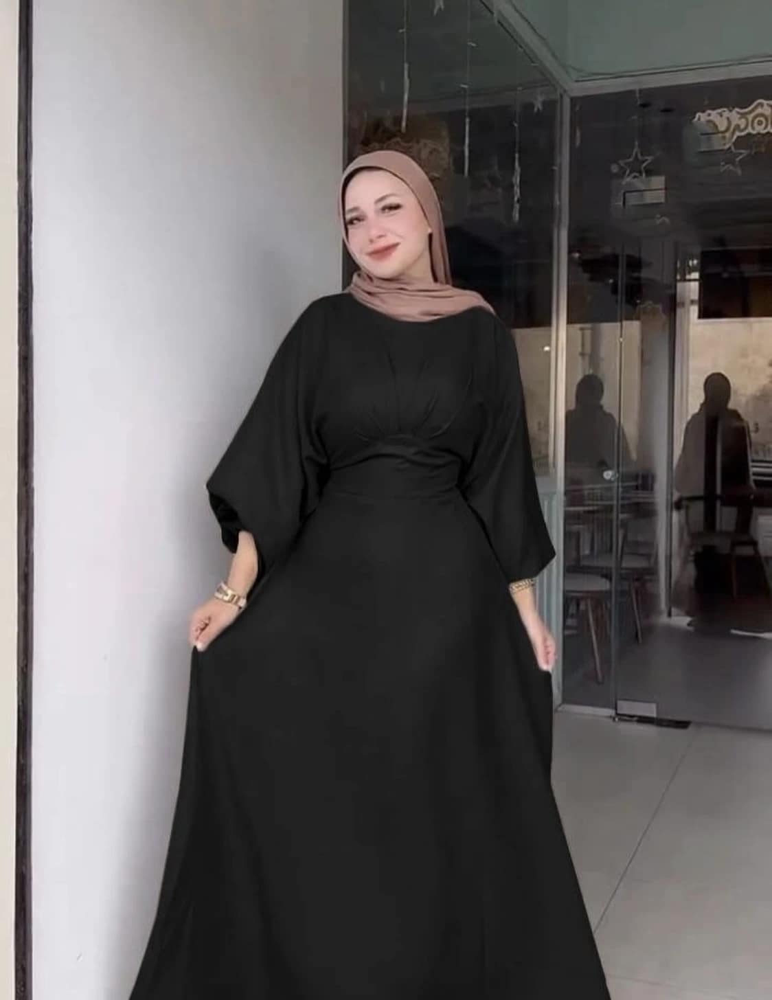 2025-09-08-68bf279097bf0 فستان أنيق بقصة مريحة يناسب حتى وزن 85 كيلو - الصورة 5