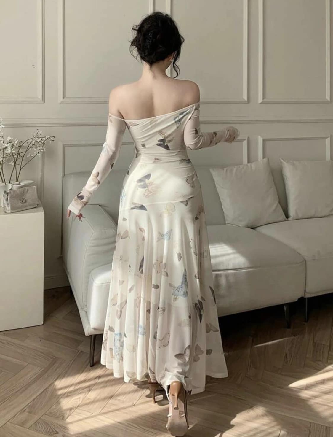 2025-09-14-68c72bd94fc0b فستان بنقشة فراشات – أوف شولدر، - الصورة 5