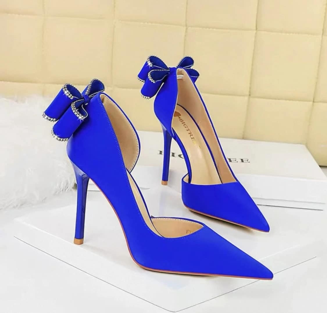 2025-10-23-68f94e1db6cbe حذاء ستيليتو أزرق ملكي بفيونكة خلفية - الصورة 6