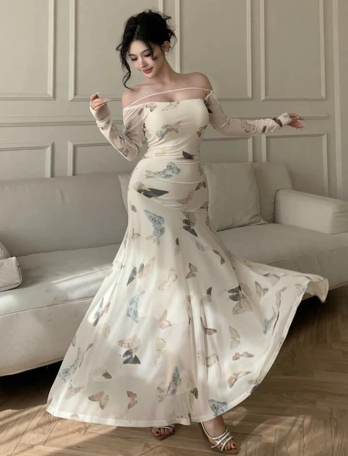 2025-09-14-68c72bd8bfcd4 فستان بنقشة فراشات – أوف شولدر،