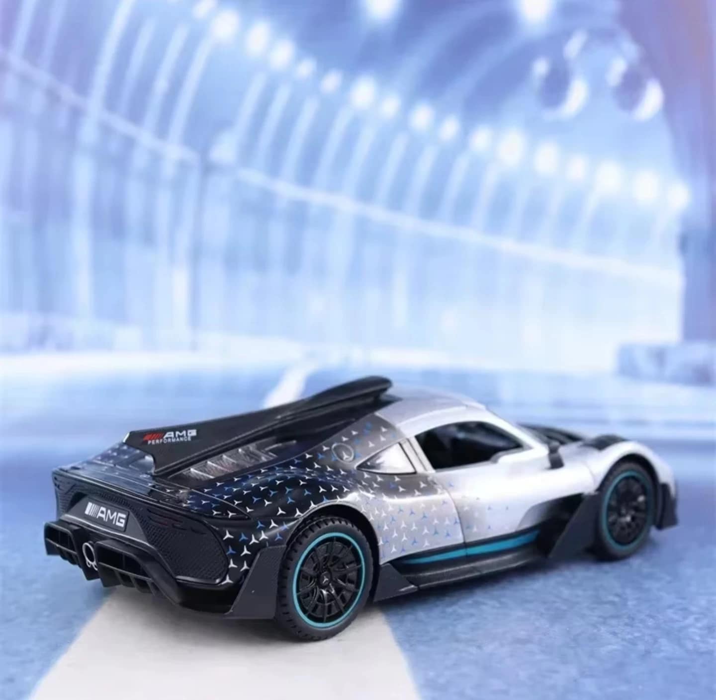 سياره مرسيدس حديد حجم كبير سياره مرسيدس حديد حجم كبير