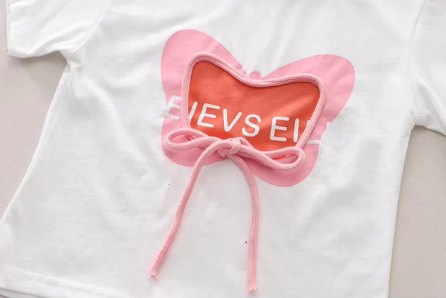 بدله للفتيات الانيقات بتصميم عصري بدله للفتيات الانيقات بتصميم عصري