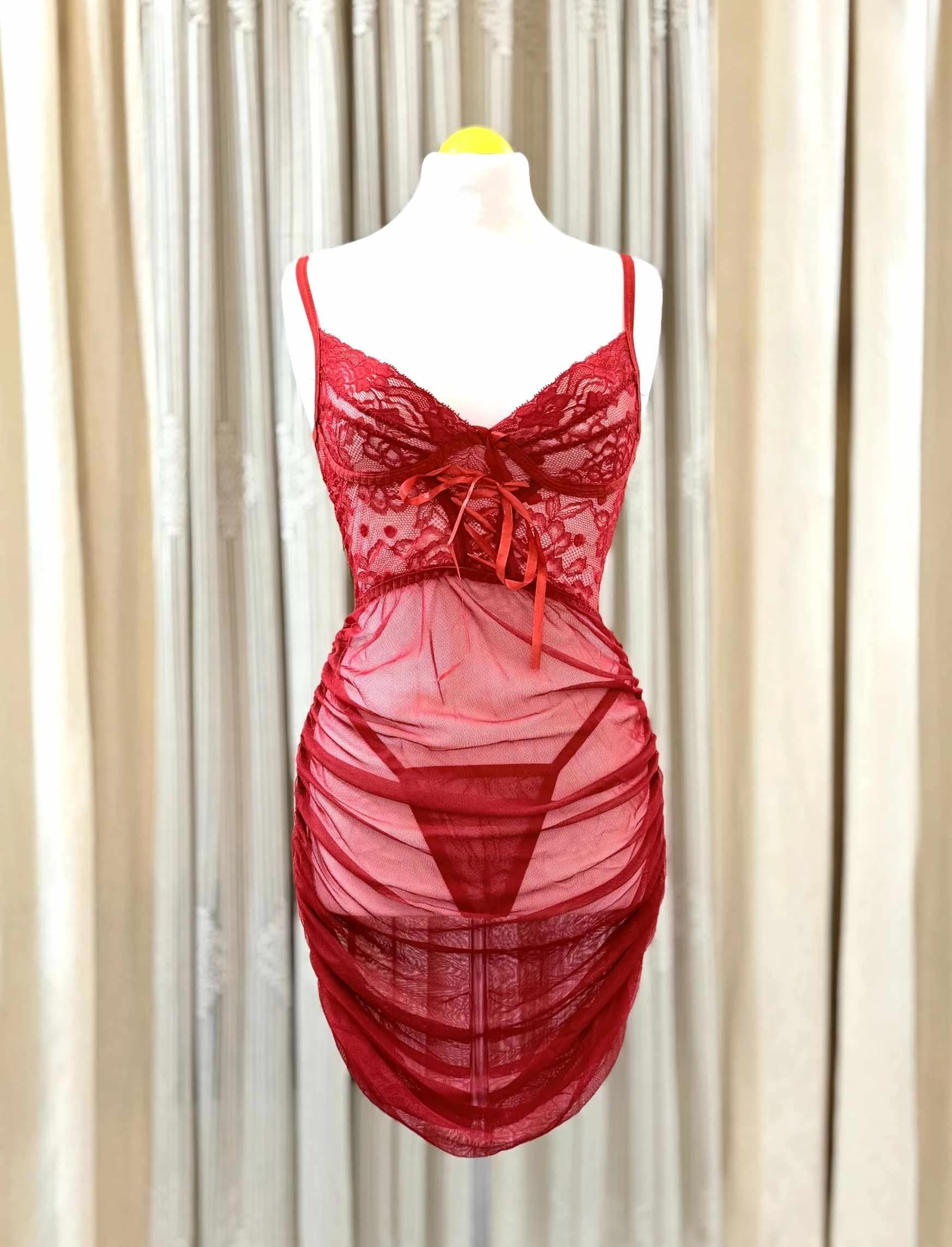 2025-10-24-68fbdf5016c05 لانجري دانتيل أحمر – تصميم جريء وأنثوي