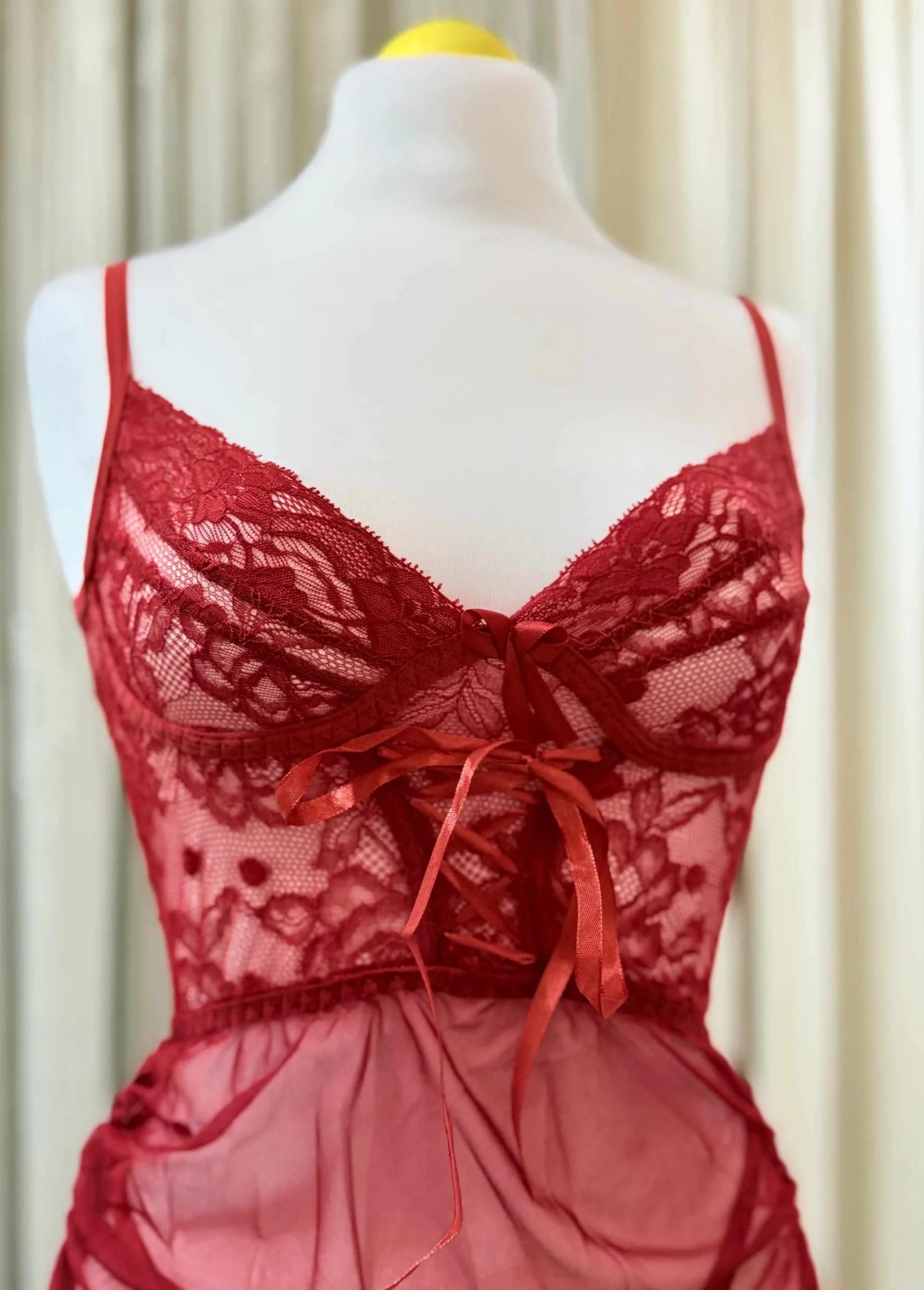 2025-10-24-68fbdf50cf00a لانجري دانتيل أحمر – تصميم جريء وأنثوي - الصورة 6