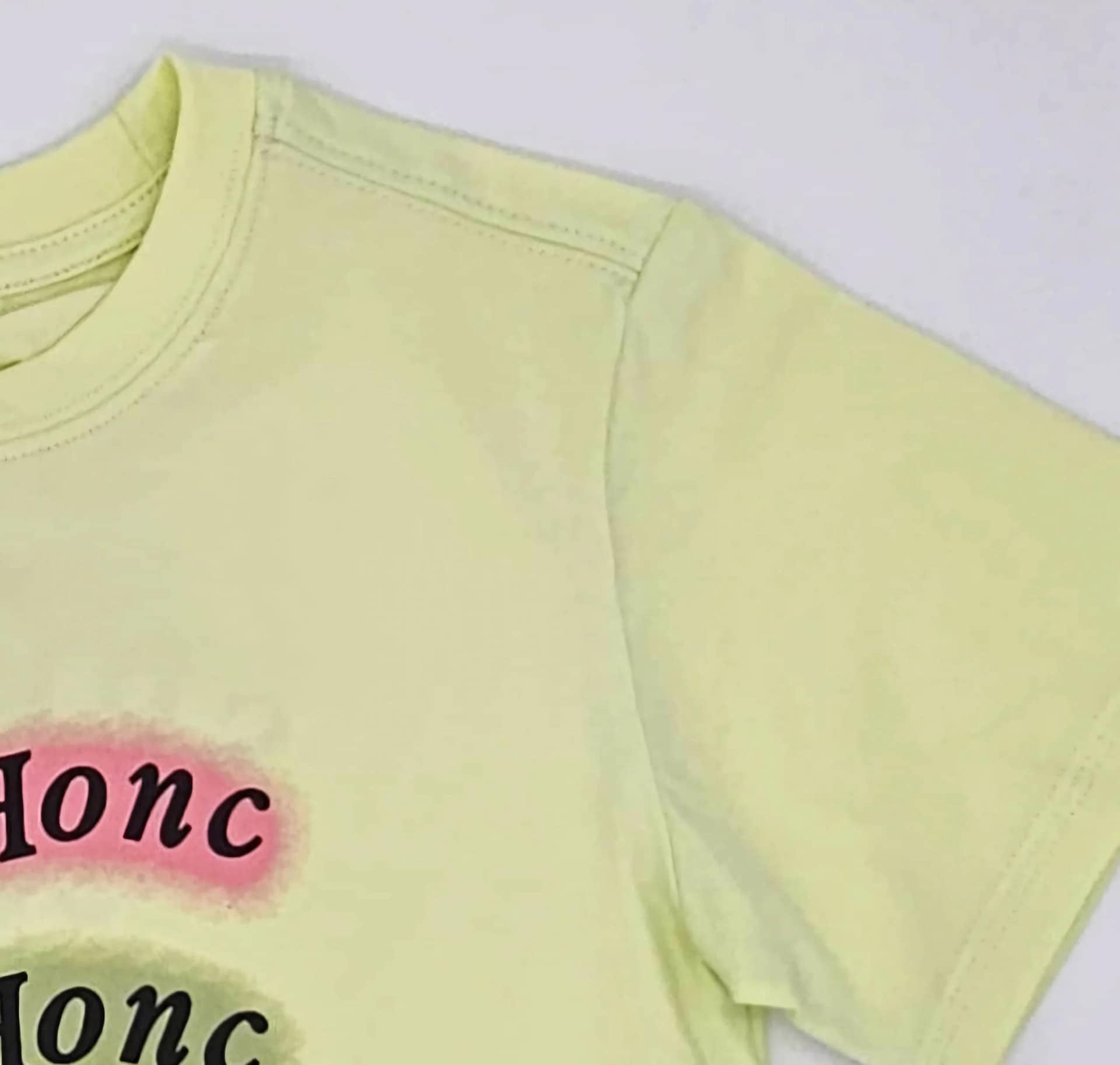 تيشرت بناتي باللون الاصفر تيشرت بناتي باللون الاصفر