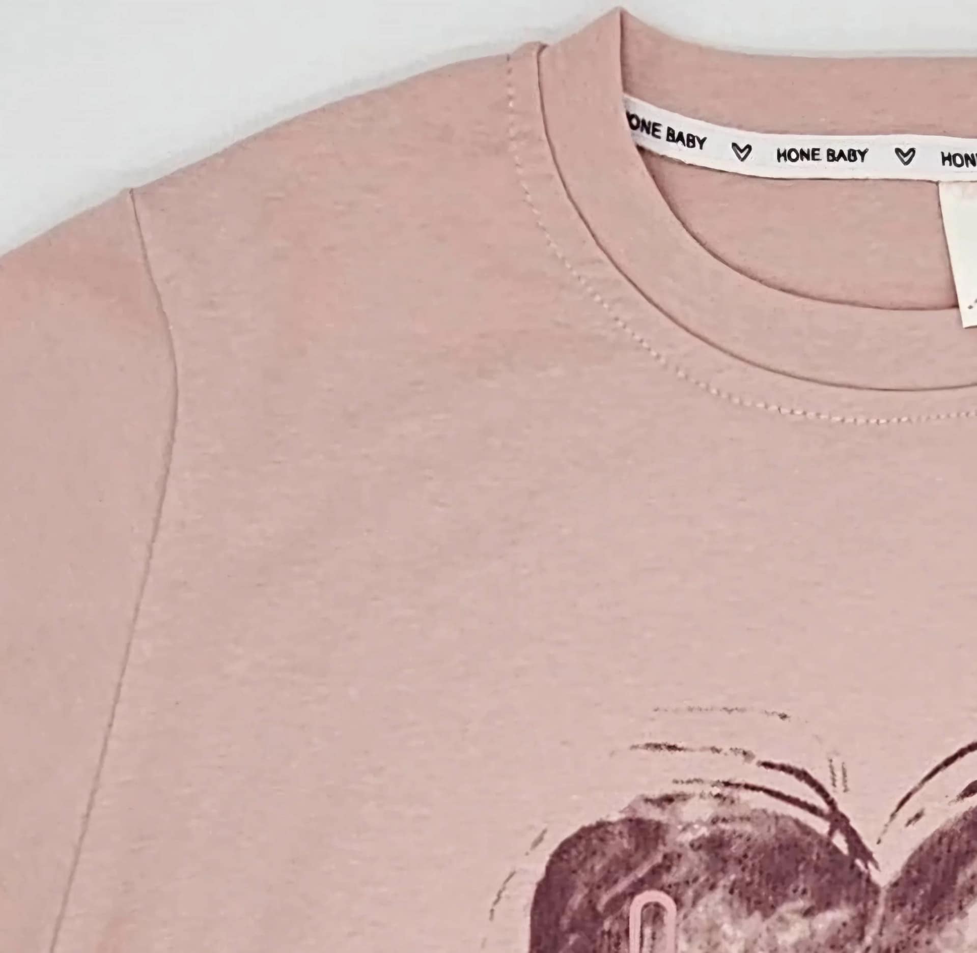 تيشرت للبنات بطبعه قلب تيشرت للبنات بطبعه قلب