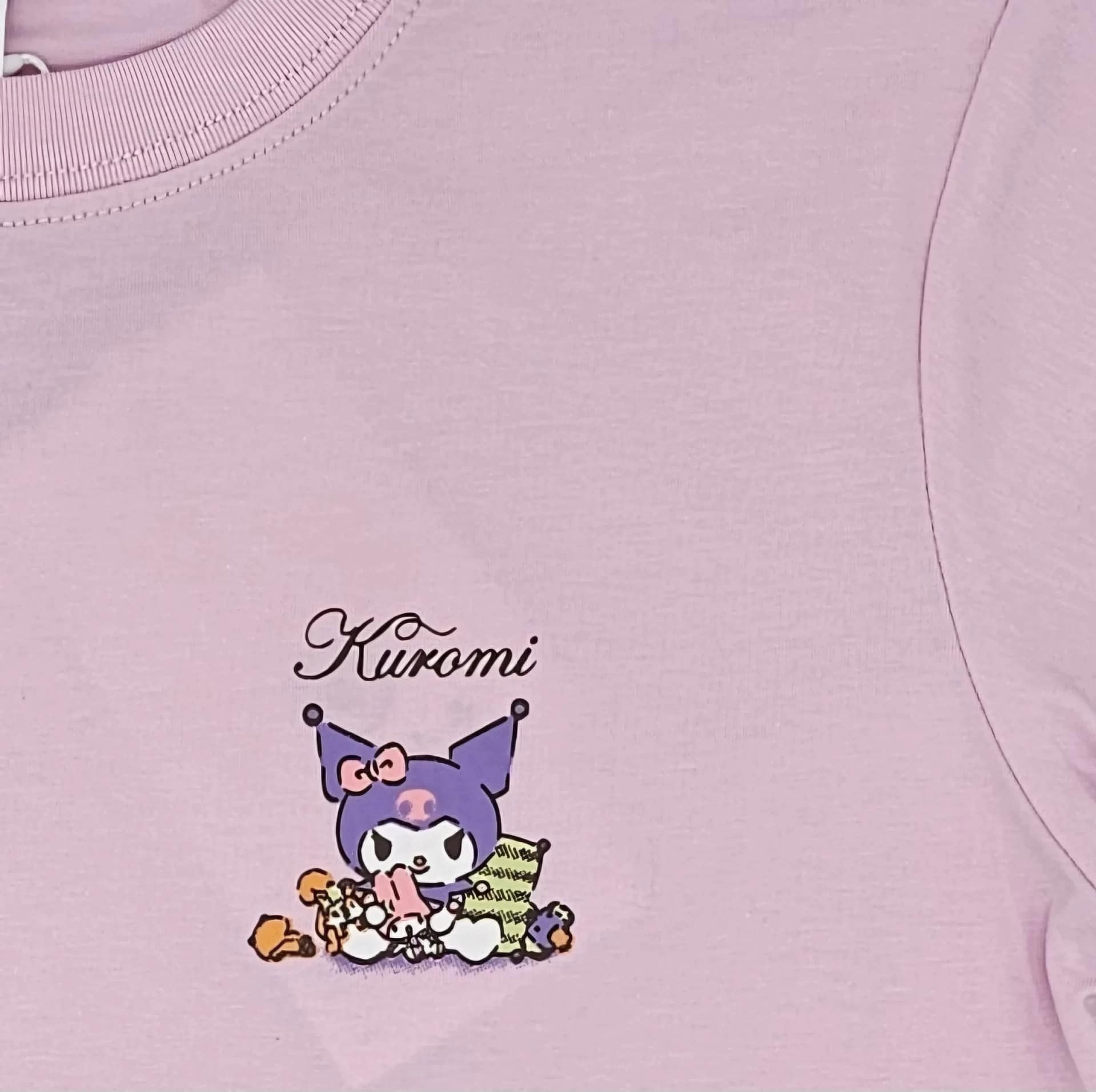 تيشرت بناتي برسوم شخصيه كرومي تيشرت بناتي برسوم شخصيه كرومي