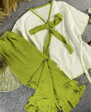 طقم بجامة – ناعم ومنعش بتفاصيل أنثوية