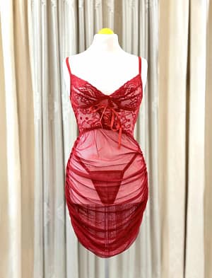 لانجري دانتيل أحمر – تصميم جريء وأنثوي