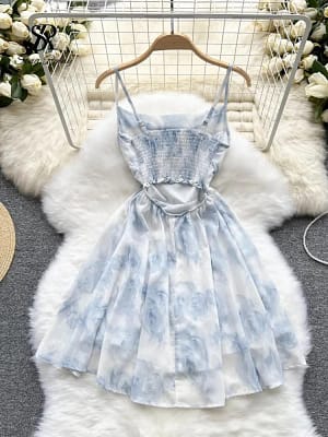 فستان نسائي صيفي بنقشه ورود