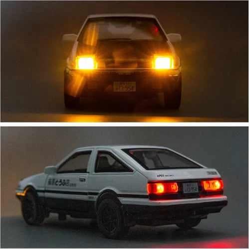 لعبه سياره تويوتا toyota بيضاء لعبه سياره تويوتا toyota بيضاء