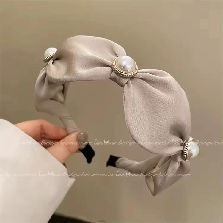 2025-10-07-68e443687f342 طوق شعر فاخر مزين باللؤلؤ والكريستال - الصورة 6