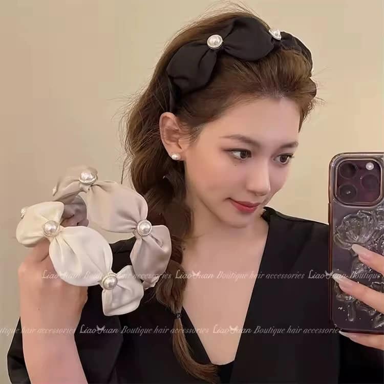 2025-10-07-68e44368a7cc3 طوق شعر فاخر مزين باللؤلؤ والكريستال - الصورة 9