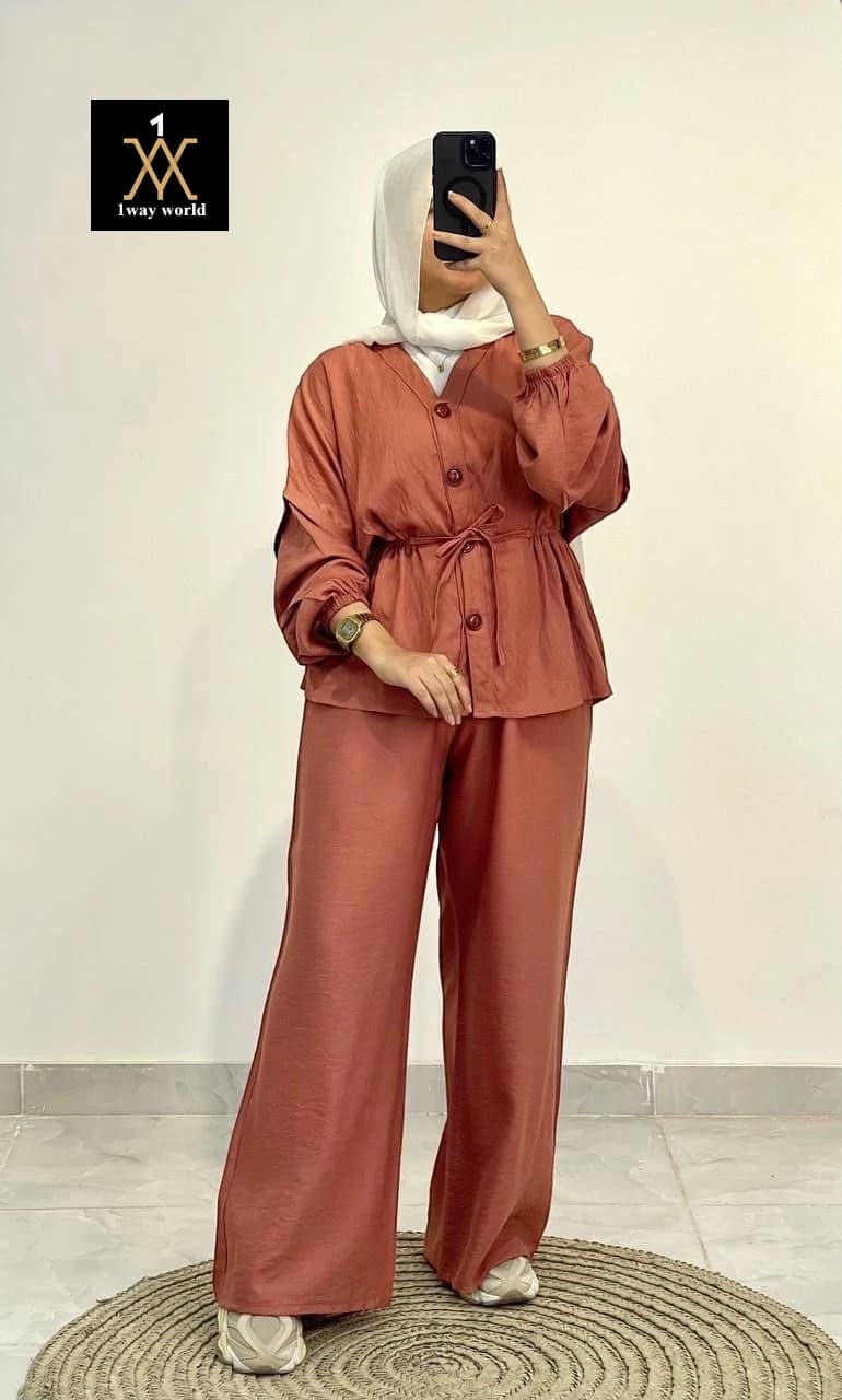 2025-09-18-68cb3dbfe60b7 طقم محتشم بتصميم بيبلوم وبنطال واسع - الصورة 6