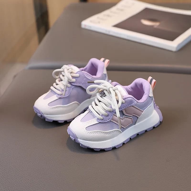 حذاء رياضه باللون الموف حذاء رياضه باللون الموف