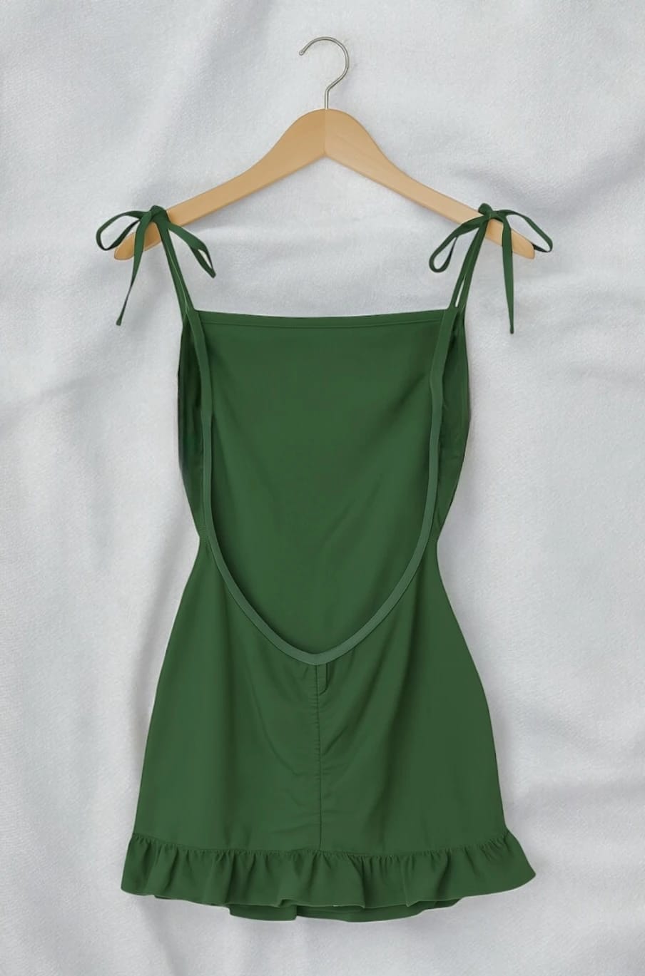 2025-10-03-68dfd37342f2e لانجري قصير بلون أخضر زمردي - الصورة 6