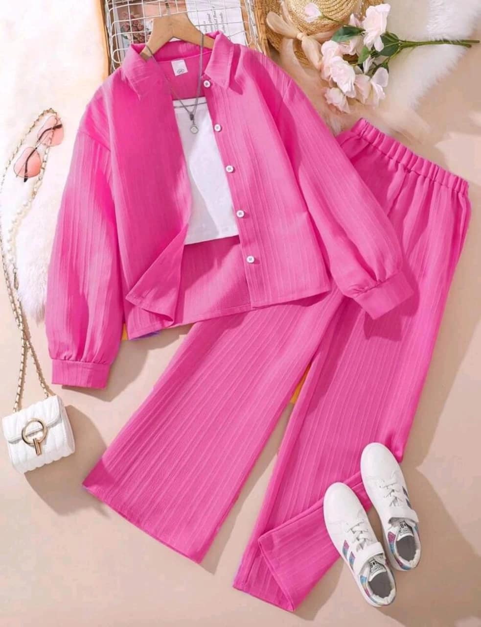 طقم وردي من قطعتين طقم وردي من قطعتين