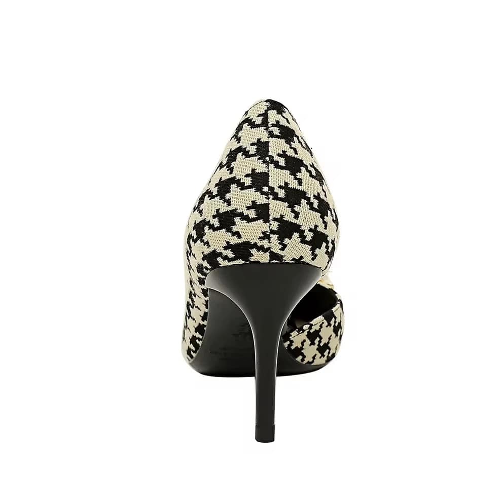 2025-10-21-68f7ee710f1f3 كعب نسائي بنقشة هاوندستوث وزينة لؤلؤ - الصورة 4